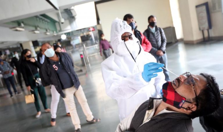 COVID-19: ÍNDIA COM 492  MORTOS E 43.082 CASOS NAS ÚLTIMAS 24 HORAS