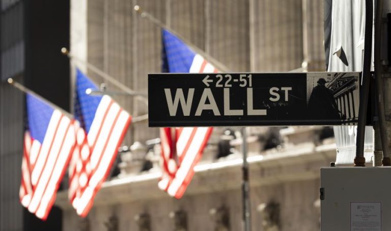 WALL STREET SOBE COM TECNOLÓGICAS EM DESTAQUE