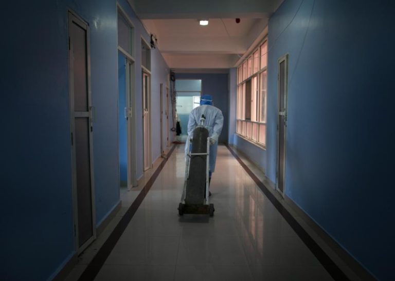 COVID-19: NORTE “ABRANDA” MAS ESPECIALISTAS ESTIMAM 1.400 INTERNAMENTOS NA PRÓXIMA SEMANA