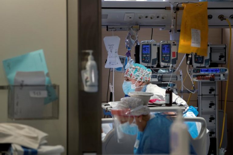 COVID-19: ESPANHA TEM HOJE MAIS DE 10.000 NOVOS CASOS E QUASE 300 MORTES