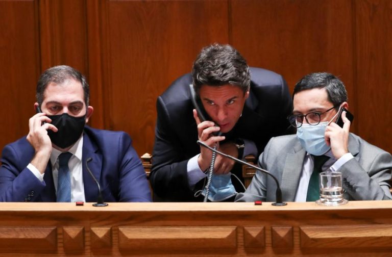 OE2021: PS PEDE NOVA INTERRUPÇÃO DOS TRABALHOS NA AR MESMO ANTES DE VOTAR NOVO BANCO