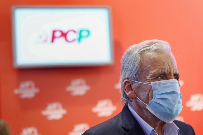 PCP/CONGRESSO: ABSTENÇÃO NO ORÇAMENTO FOI RESULTADO DA PERSISTÊNCIA DO PARTIDO — JERÓNIMO