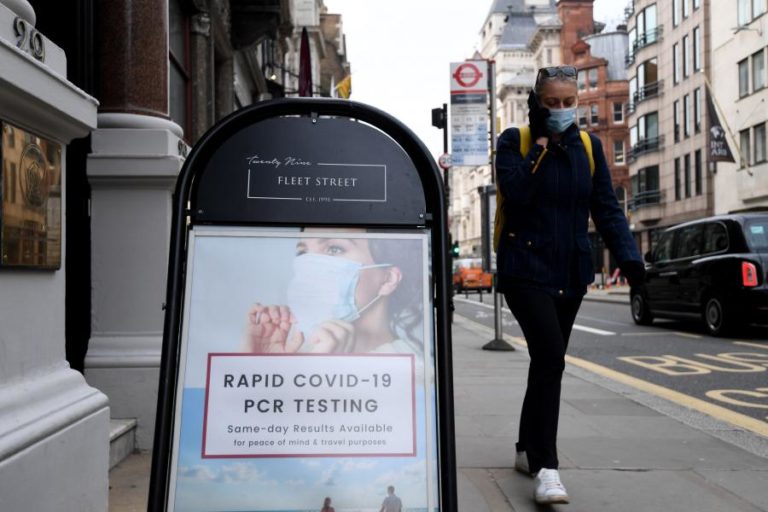 COVID-19: PANDEMIA DESACELERA NO REINO UNIDO QUE REGISTA 205 MORTES E 12.330 CASOS