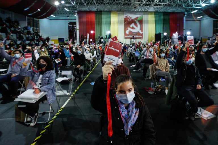 PRIMEIRO DIA DE TRABALHOS DO CONGRESSO DO PCP TERMINOU ÀS 20:03, APÓS SETE HORAS DE DISCURSOS