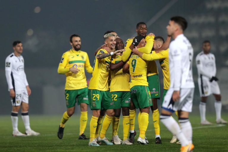 PAÇOS DE FERREIRA BATE FAMALICÃO E SOBE AO QUINTO LUGAR DA I LIGA