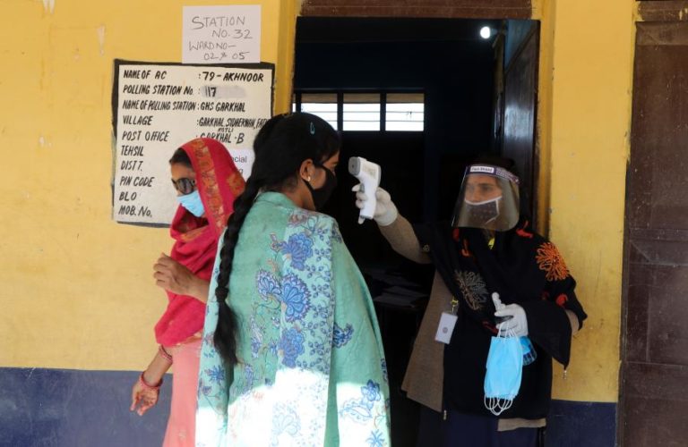 COVID-19: ÍNDIA COM 496  MORTOS E 41.810 CASOS NAS ÚLTIMAS 24 HORAS