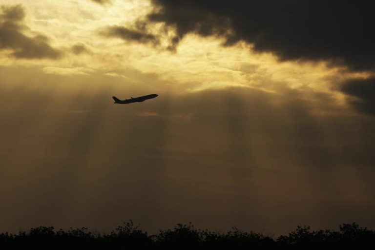 COVID-19: MAIORIA DOS DESTINOS ABRANDARAM RESTRIÇÕES DE VIAGEM – OMT