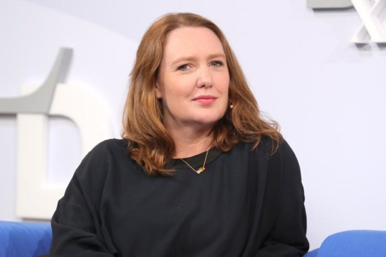 NOVO ‘THRILLER’ DA AUTORA DE “A RAPARIGA NO COMBOIO” CHEGA EM AGOSTO DE 2021