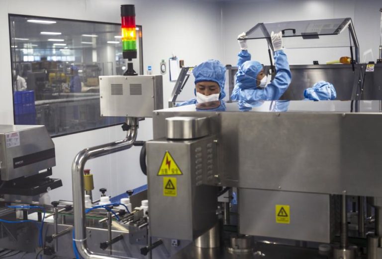 COVID-19: EMIRADOS ÁRABES UNIDOS AFIRMAM QUE VACINA CHINESA TEM 86% DE EFICÁCIA