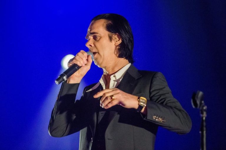 COVID-19: DIGRESSÃO DE NICK CAVE COM PASSAGEM POR LISBOA FOI CANCELADA
