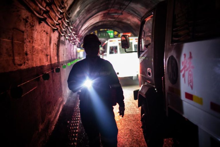NÚMERO DE MORTOS NO ACIDENTE EM MINA DE CARVÃO NA CHINA SOBE PARA 23