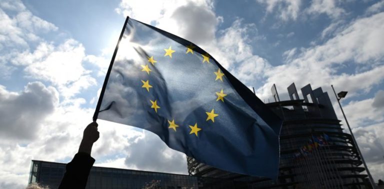 PARLAMENTO EUROPEU APROVA ORÇAMENTO PLURIANUAL DA UNIÃO EUROPEIA
