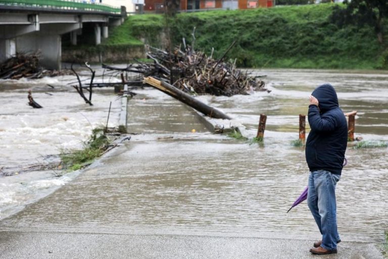 AVISO AMARELO PARA VÁRIOS DISTRITOS DEVIDO AO VENTO, CHUVA, NEVE E AGITAÇÃO MARÍTIMA