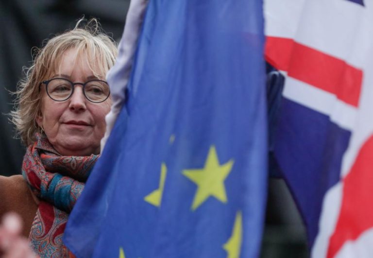 BREXIT: BRITÂNICOS EM PORTUGAL PODEM PEDIR ONLINE TROCA DE DOCUMENTOS A PARTIR DE HOJE