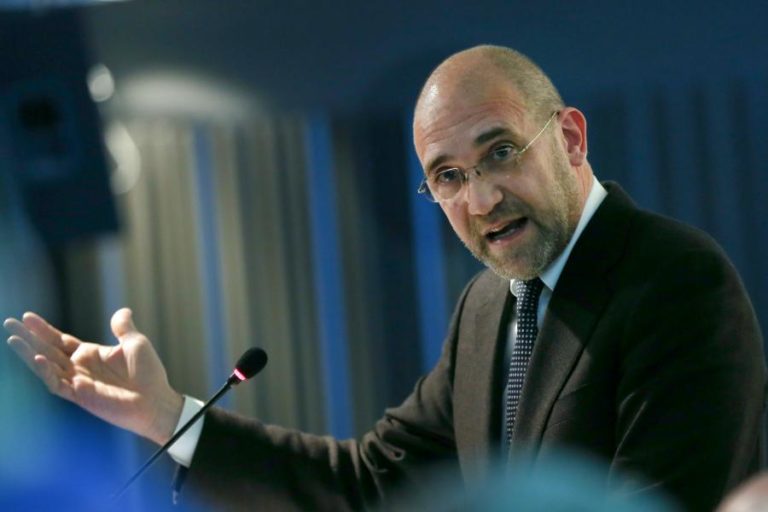 EX-PRIMEIRO-MINISTRO PASSOS COELHO CRITICA “PASSA-CULPAS” DE GOVERNO E “FUGA ÀS RESPONSABILIDADES”