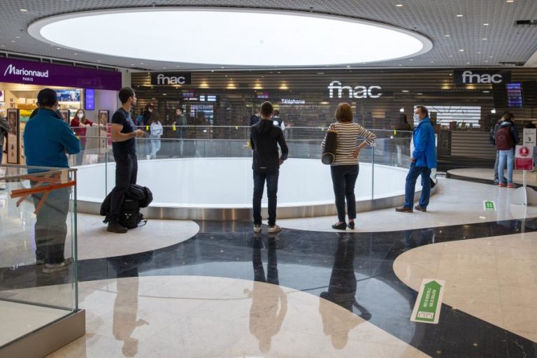 LIVRARIA BARATA SUSPENDE “LAY-OFF”, FALHA META DE ANGARIAÇÃO DE FUNDOS E ASSOCIA-SE À FNAC