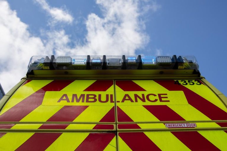 SERVIÇOS DE EMERGÊNCIA CHAMADOS APÓS “GRANDE EXPLOSÃO” EM BRISTOL