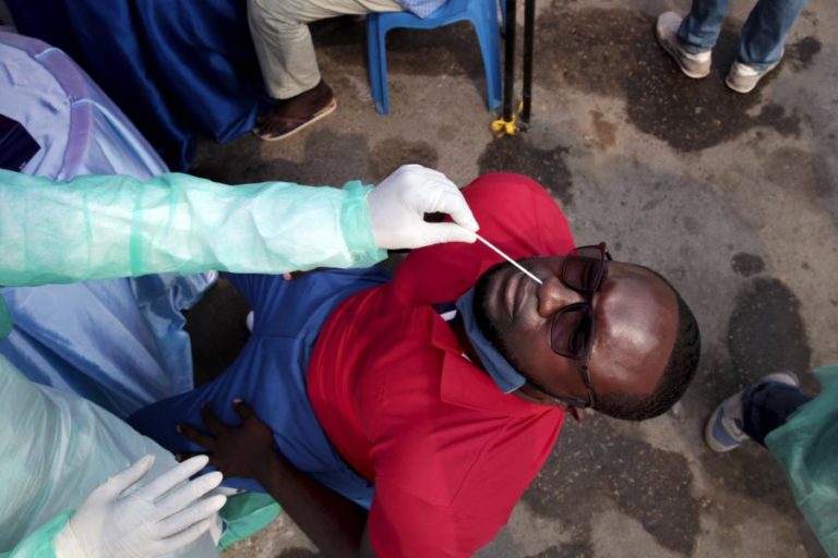 COVID-19: AUTORIDADES SANITÁRIAS EM LUANDA DIZEM QUE DOENTES INFETADOS FOGEM AO TRATAMENTO