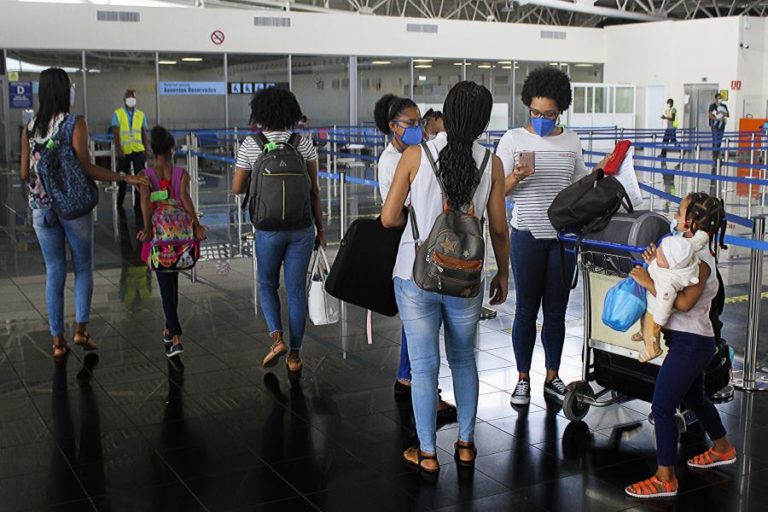 COVID-19: AEROPORTOS DE CABO VERDE CRESCEM EM NOVEMBRO MAS JÁ PERDERAM 1,7 MILHÃO DE PASSAGEIROS