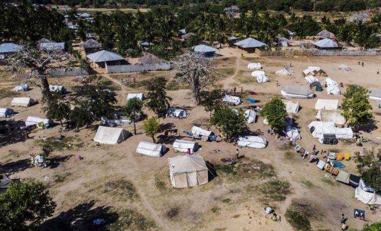 MOÇAMBIQUE/ATAQUES: REBELDES DISPARAM A MATAR EM MUTE, PRÓXIMO DO MEGAPROJETO DE GÁS