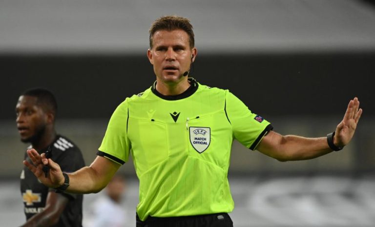 ÁRBITRO ALEMÃO FELIX BRYCH DIRIGE OLYMPIACOS-FC PORTO DA LIGA DOS CAMPEÕES