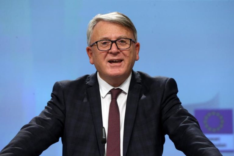 UE/PRESIDÊNCIA: BRUXELAS ESPERA AVANÇOS NOS SALÁRIOS MÍNIMOS E DÁ PORTUGAL COMO EXEMPLO