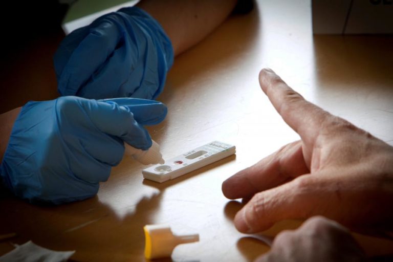 COVID-19: VIAJANTES DO REINO UNIDO SEM TESTES NEGATIVOS À CHEGADA À MADEIRA OBRIGADOS A DUPLA TESTAGEM