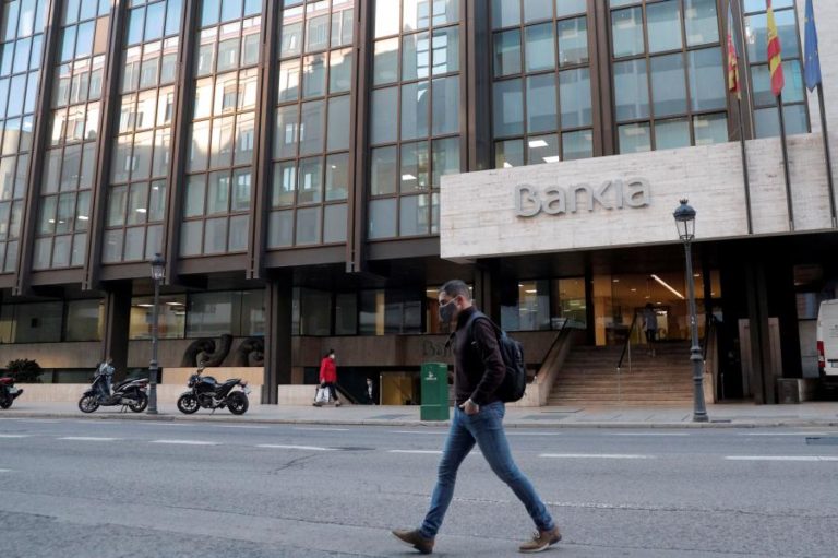 ACIONISTAS DO CAIXABANK DERAM LUZ VERDE A FUSÃO COM O BANKIA