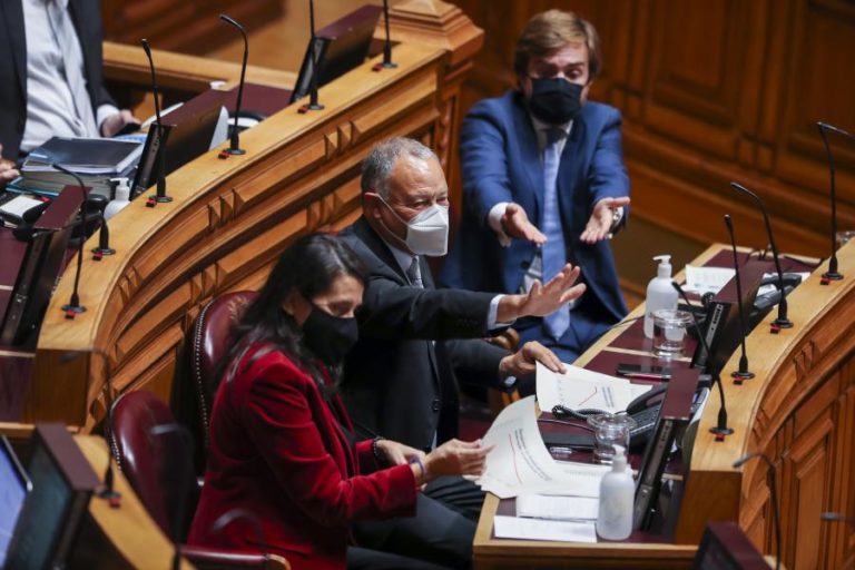 TAP: PSD DIZ QUE MINISTRO ASSUMIU DESCONFORTO COM DECISÃO DE COSTA DE NÃO LEVAR PLANO A VOTOS