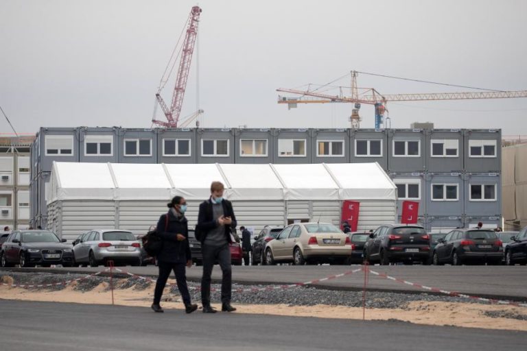 CONSTRUÇÃO DA FÁBRICA DA TESLA NA ALEMANHA SUSPENSA DEVIDO A QUEIXA DE AMBIENTALISTAS