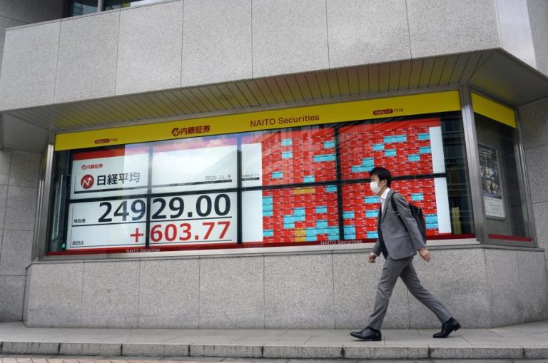 BOLSA DE TÓQUIO FECHA A GANHAR 1,33%