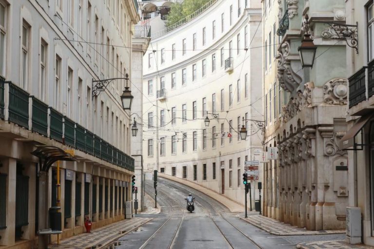 QUASE 50% DOS ALOJAMENTOS EM LISBOA REGISTADOS NA AIRBNB SEM LICENÇA VÁLIDA – ESTUDO
