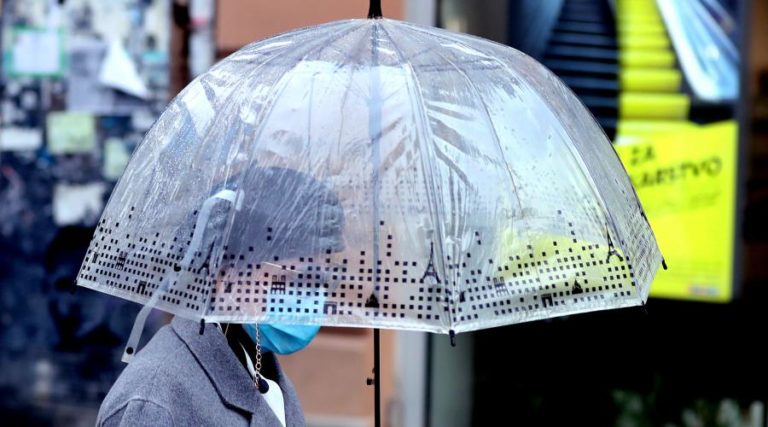 MAU TEMPO: PROTEÇÃO CIVIL REGISTOU 55 OCORRÊNCIAS DE QUEDA DE ÁRVORES E INUNDAÇÕES