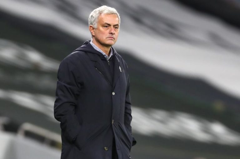 WEB SUMMIT: JOSÉ MOURINHO RECEBE PRÉMIO “INOVAÇÃO NO DESPORTO” DE ANTÓNIO COSTA