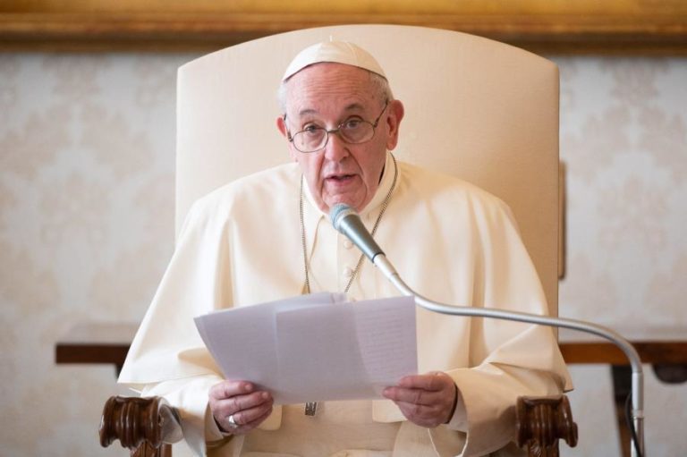 PAPA FRANCISCO DOA 100 MIL EUROS PARA APOIAR DESLOCADOS DE CABO DELGADO, MOÇAMBIQUE