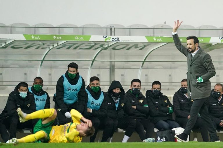 CÉSAR PEIXOTO RECUSA INSTABILIDADE EMOCIONAL NUM MOREIRENSE À PROCURA DE VENCER