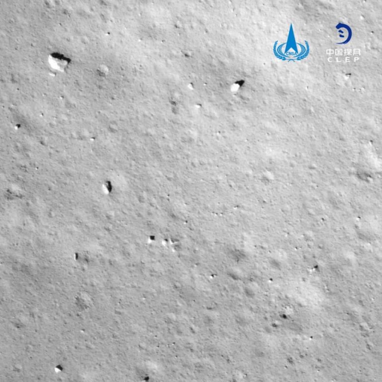 SONDA ESPACIAL CHINESA POUSA NA LUA PARA TRAZER ROCHAS E DETRITOS PARA A TERRA