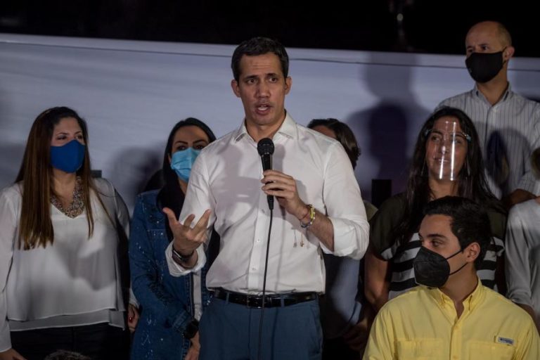 MADURO “QUER ANIQUILAR” ALTERNATIVAS DEMOCRÁTICAS NA VENEZUELA