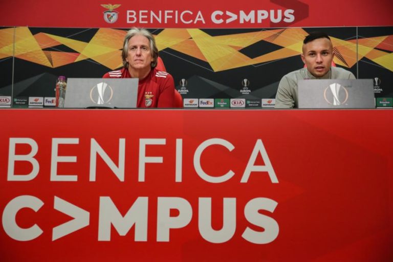 JORGE JESUS GARANTE TITULARIDADE DE OTAMENDI “E MAIS DEZ” FRENTE AO LECH POZNAN