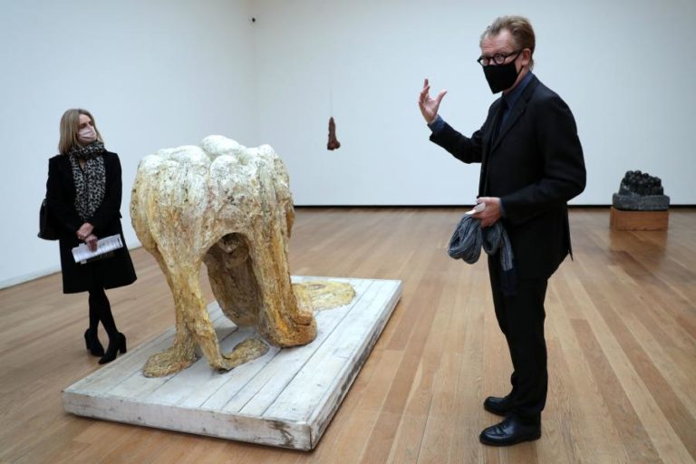 SERRALVES MOSTRA SETE DÉCADAS DE TRABALHO DE LOUISE BOURGEOIS EM “DESLAÇAR UM TORMENTO”