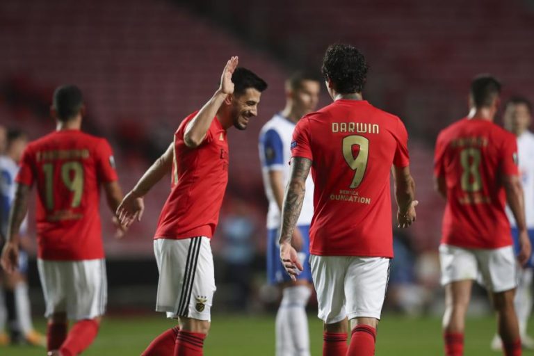 BENFICA GARANTE APURAMENTO NA LIGA EUROPA APÓS GOLEADA FRENTE AO LECH POZNAN