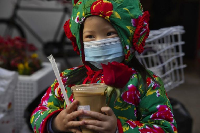 COVID-19: CHINA SOMA UM CASO POR CONTÁGIO LOCAL E 11 ORIUNDOS DO EXTERIOR