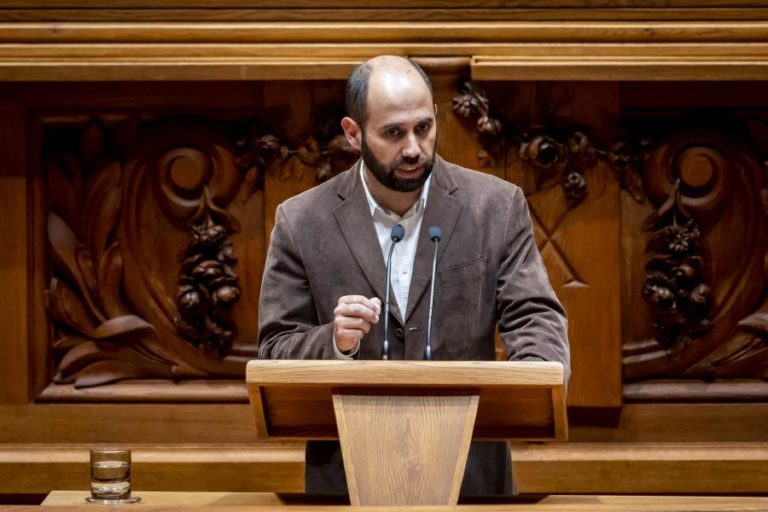 BLOCO CONSIDERA QUE EDUARDO CABRITA NÃO TEM CONDIÇÕES PARA CONTINUAR NO GOVERNO