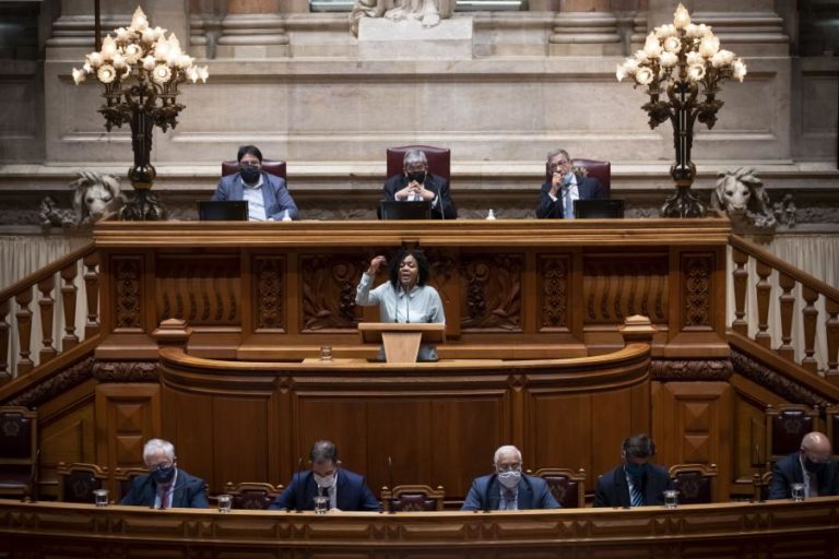 COVID-19: PARLAMENTO QUER RELATÓRIOS TRIMESTRAIS SOBRE EXECUÇÃO DE FUNDOS EUROPEUS
