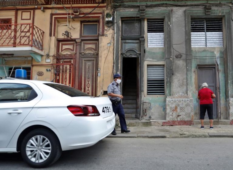 ARTISTA CUBANA TANIA BRUGUERA DENUNCIA TERCEIRA DETENÇÃO NUMA SEMANA