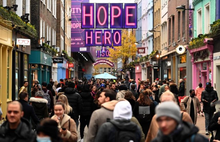 COVID-19: REINO UNIDO REGISTA MENOS MORTES MAS MAIS CONTÁGIOS