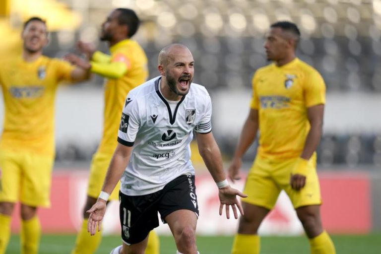 VITÓRIA DE GUIMARÃES VENCE PORTIMONENSE E SOBE A QUINTO DA I LIGA