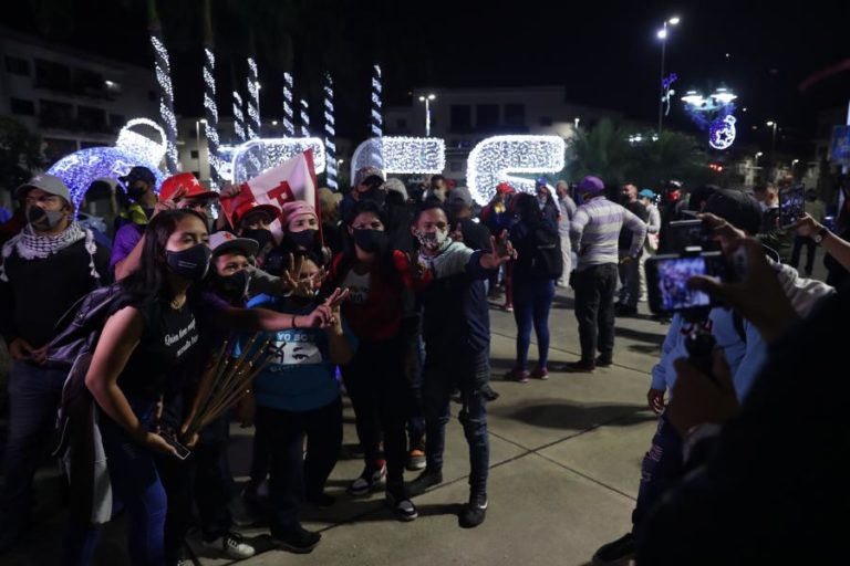 URNAS DE VOTO ABRIRAM NA VENEZUELA PARA ELEGER DEPUTADOS PARA ASSEMBLEIA NACIONAL