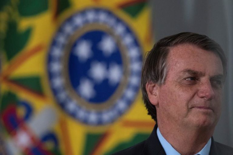 COVID-19: MAIS DE METADE DOS BRASILEIROS AVALIA QUE BOLSONARO NÃO É CULPADO POR MORTES
