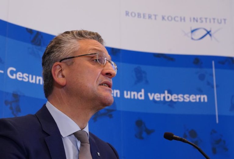 COVID-19: ALEMANHA REGISTA 28.438 NOVOS CONTÁGIOS E 496 MORTES